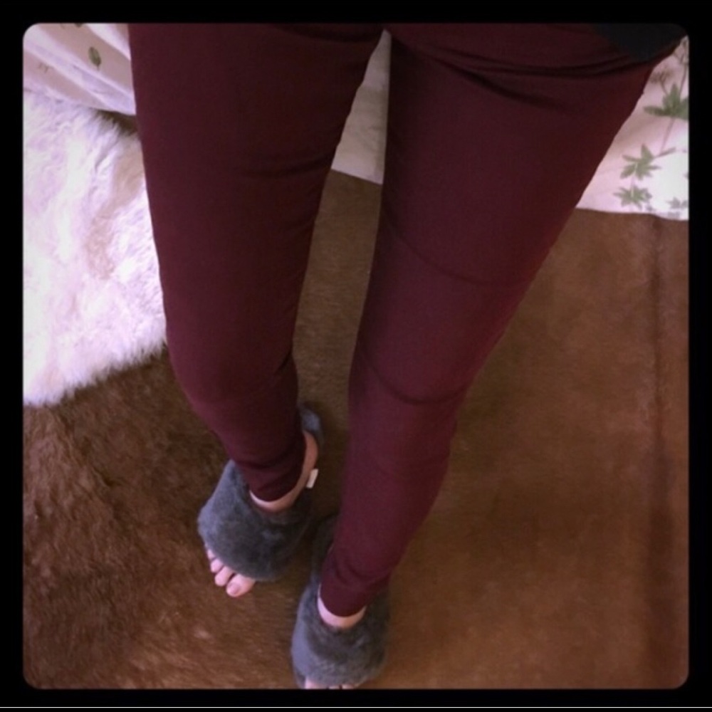 Wine red 🍷 skinny pants